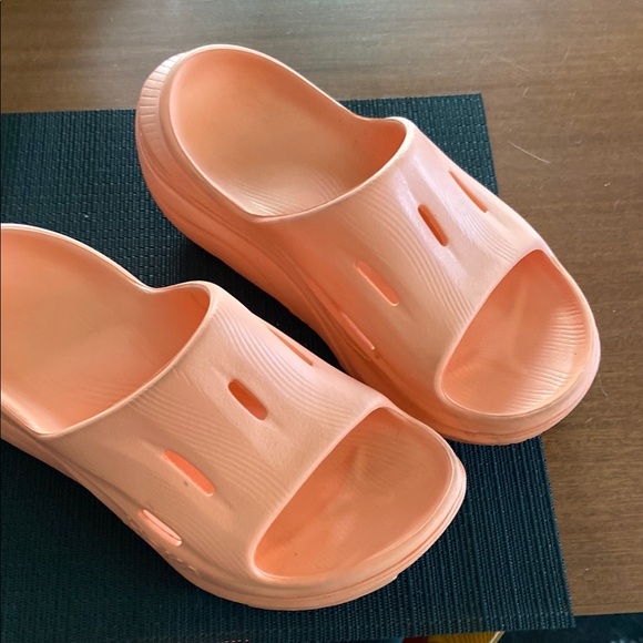 Hoka recovery slides - Picture 2 of 7